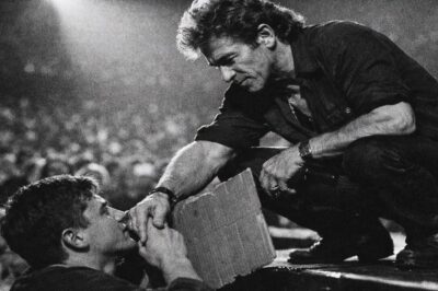 “ICH WILL STERBEN” STAND AUF DEM SCHILD — PETER MAFFAY BRACH DAS KONZERT AB UND GING ZU IHM  DD